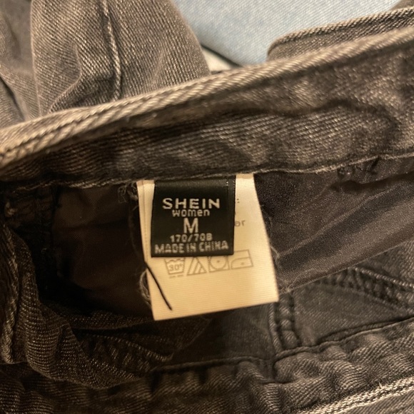 Size: M - Picture 2 of 2